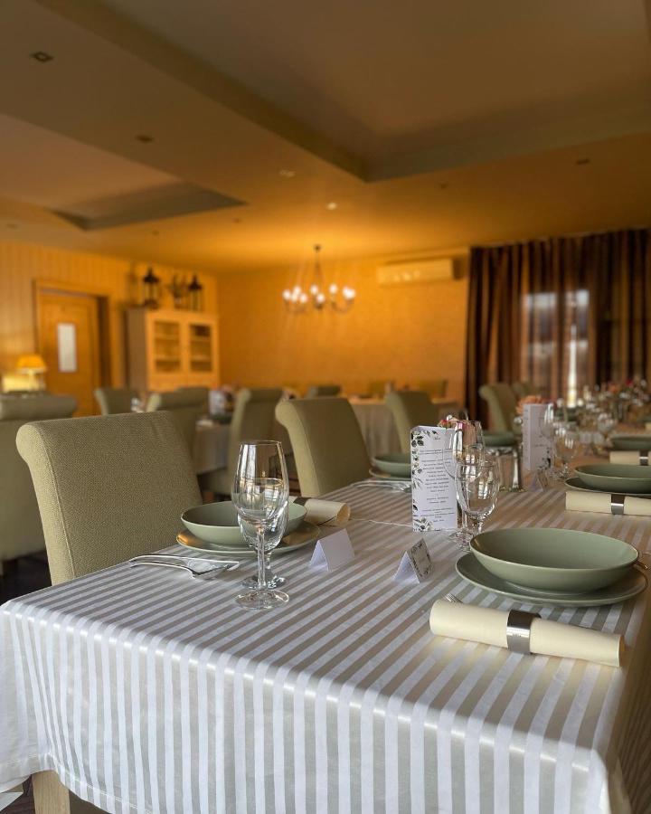 Готель Diva Kacica Restaurant & Pansion Комарно Екстер'єр фото